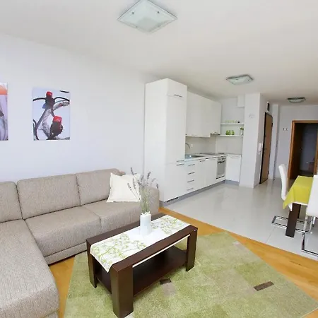 Lila Apartmán