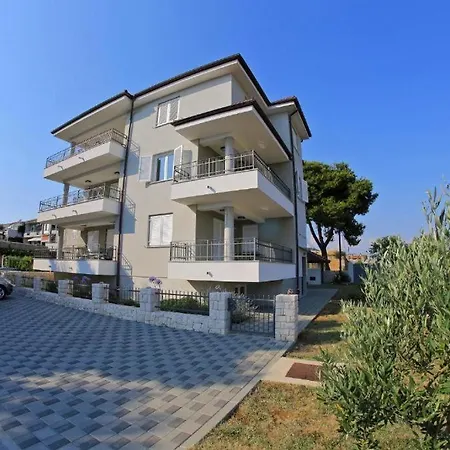 Lila Apartment *